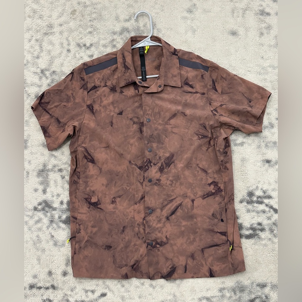 Lululemon Robert Geller Take the Moment Men's Shirt In Large. New Without Tags